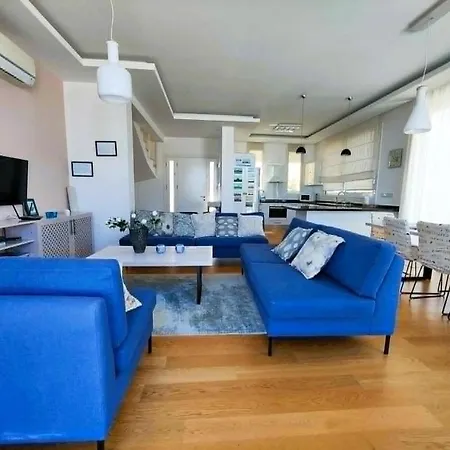 Vila 4-bed Private Pool And Ocean Views Kharcha